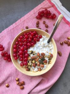Lire la suite à propos de l’article Porridge overnight aux graines de chia